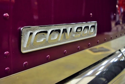Icon 900 logo