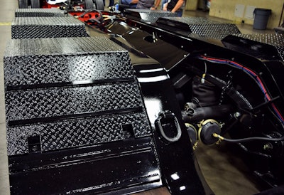 View from the rear tridem group on the trailer to the back.