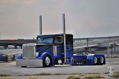 Todd Roccapriore’s 1999 Peterbilt 379 – 2015 Limited-Mileage Bobtail champion