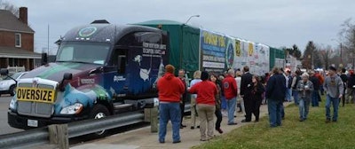 Kenworth-Mt.-Logan-Elementary-Chillicothe-Capitol-Christmas-Tree4