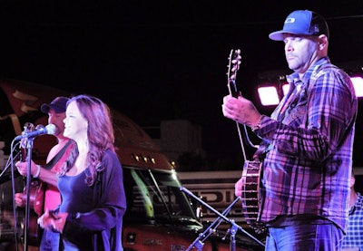 Lindsay-Lawler-and-sidemen