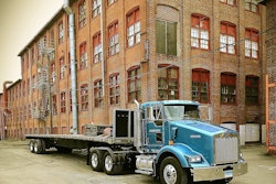 Joe-Bielucki-Kenworth-T800-unloading-steel