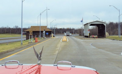 The first of two scales we passed along the route -- little activity hapenning, as it were, at this location just into Kentucky on I-24.