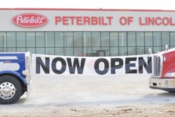 Peterbilt-of-Lincoln-reopening-new-location