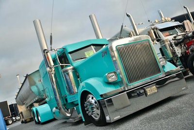 Livan Calvo's 1992 Peterbilt 379/2012 MAC