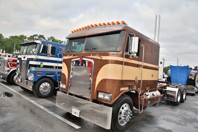 Kevin Hlavac's 1988 Kenworth K100E