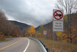Smugglers-Notch-signs