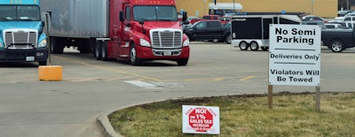 no-truck-parking-with-trucks