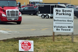 no-truck-parking-with-trucks