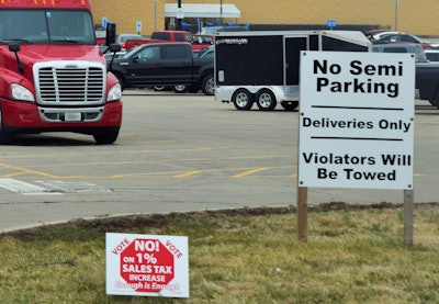no-truck-parking-with-trucks