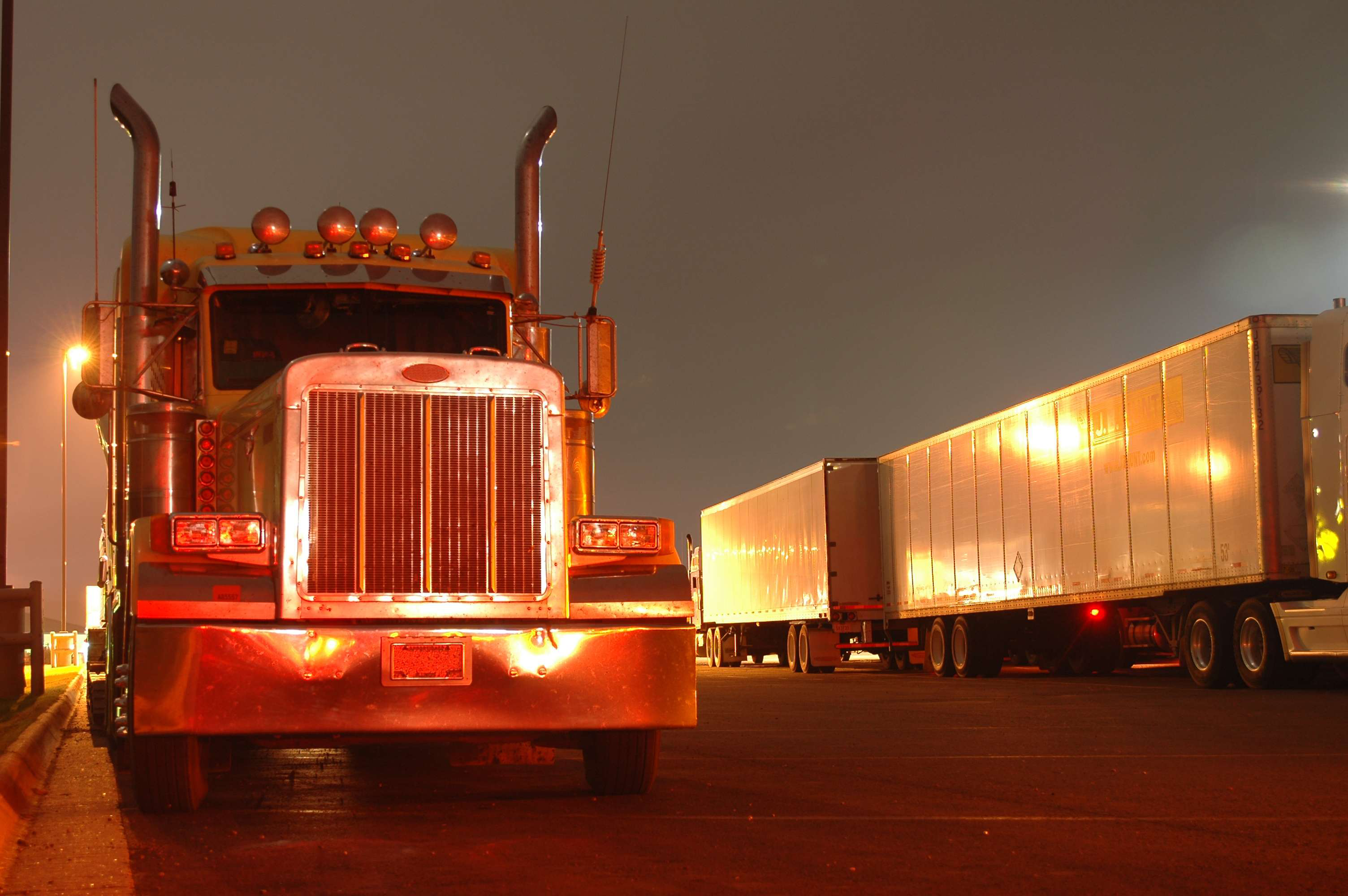 truckstop truck stop hours of service evening parking hos fuel island20160526_0079