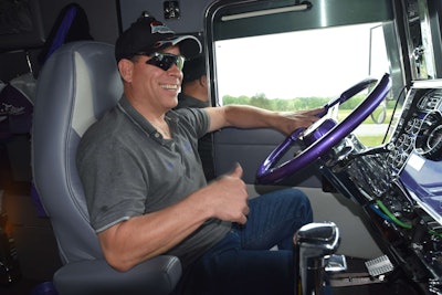Independent John Jaikes of Pennsylvania has won show truck awards with his 1999 Kenworth W900L.