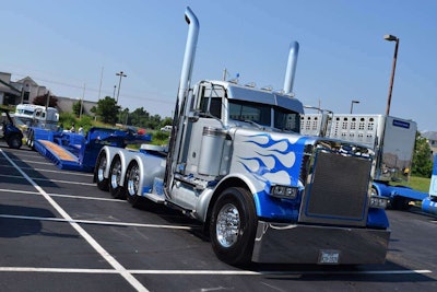 Jake Lindamood’s 1988 Peterbilt 379 won Best of Show at 2016’s Shell Rotella SuperRigs.