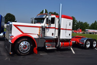 Jay Blackburn’s 2015 Petebilt 389
