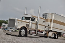 Jeremy Hassevoort’s 1986 Peterbilt 359 won Best of Show in the Limited-Mileage Combo category at the Fitzgerald’s Pride & Polish event.