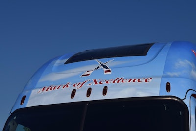 Deatail Hood U s coast Guard Tractor Us Xpress 2016 07 04 08 44