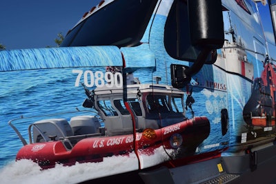 Detail Side Hood Us Xpress Coast Guard Tractor 2016 07 04 08 44