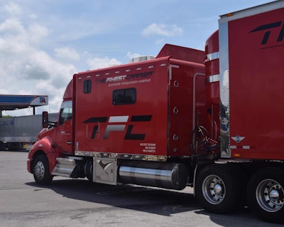 Earl Jackson Ari Sleeper 2015 T680 2016 07 11 16 20