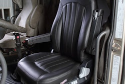 Minimizer Ultra Leather Seat