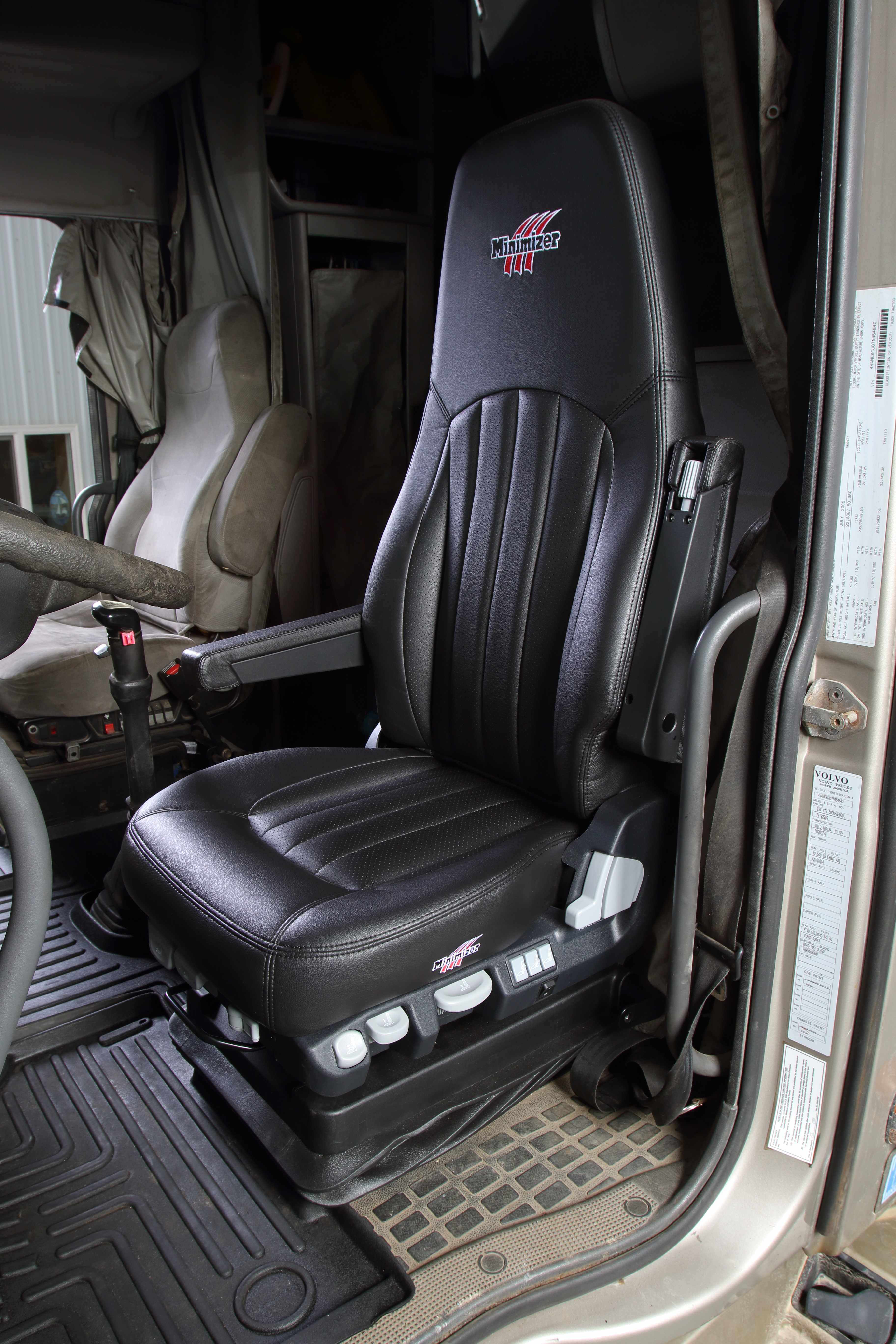 Minimizer Ultra Leather Seat