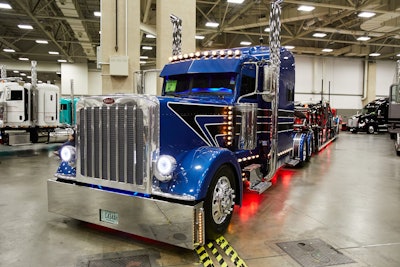This Peterbilt 389, “Showtime,” was named Best of Show, Working Combo, at the 2019 Pride & Polish at the Great American Trucking Show. It was shown by Eric Turner, Sr., of Ellenwood, Georgia. The truck also won other honors at the show.