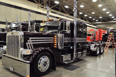Dustin Graf – 2017 Peterbilt 389