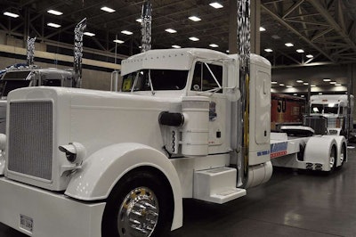 Mike Robinson โ 1979 Peterbilt 359