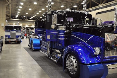 Omar and Yogi Ruiz – 2001 Kenworth W900L