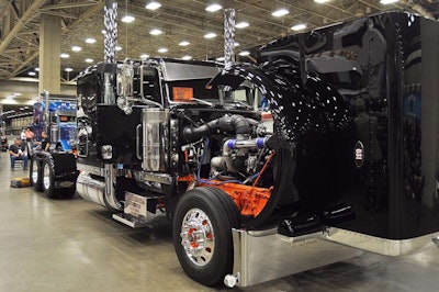 Corey McCaslin – 2015 Peterbilt 389