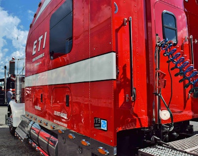 You might also recall the rig from the “Brothers of the Highway” music-video-shoot coverage with Tony Justice, Aaron Tippin and Big Rig Videos’ Chris Fiffie from earlier in the year. Justice of course drives for ETI, and Cline was on-hand with the truck for Tippin to drive for the shoot.