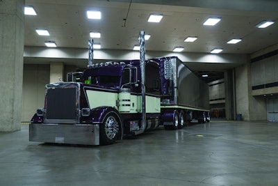 Freddy Velasco’s 2003 Peterbilt 379 and Great Dane reefer