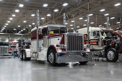 Candice Cooley’s 2017 Peterbilt 389