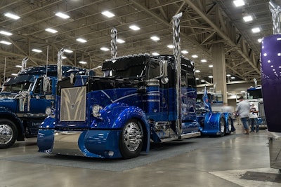Omar Ruiz’s 2000 Kenworth W900