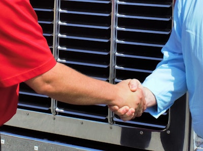 Handshake 2016 08 09 17 05