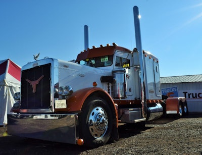 1987 Peterbilt 359 Steve Hurley 2016 09 23 13 15 E1474654813753