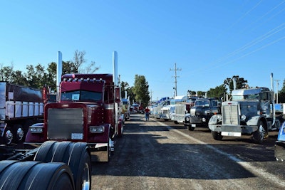 4-state-trucks-show-detail