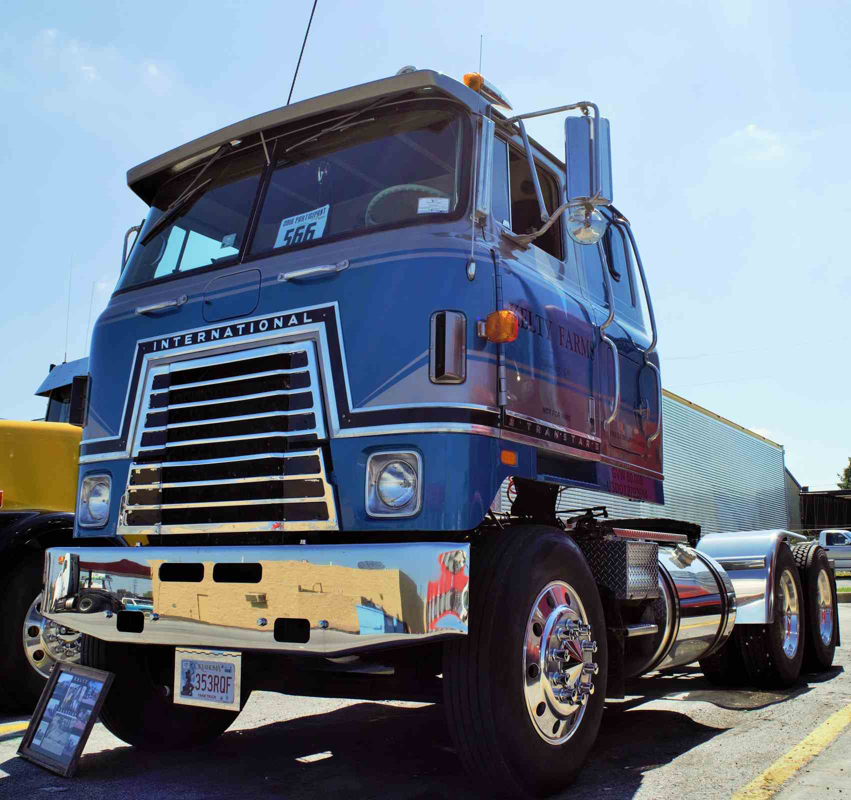 Тягач International Transtar. International 9800 Cabover. Ford 1980 Cabover. Грузовик интернационал 8500.