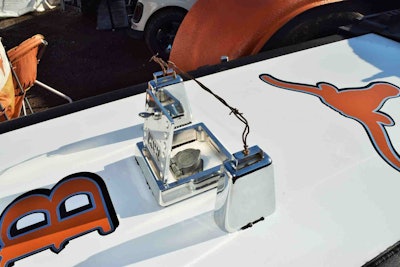 barbed-wire-on-deckplate