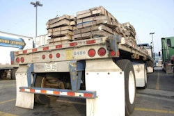flatbed-rear-view-highway20060503_0190