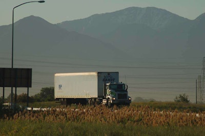 hours-highway-truck20060605_0122