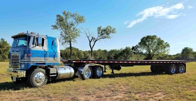 kelty-1976-international-transtar-with-flatbed