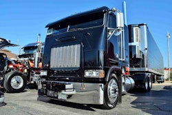 travis-heard-1996-freightliner-fld