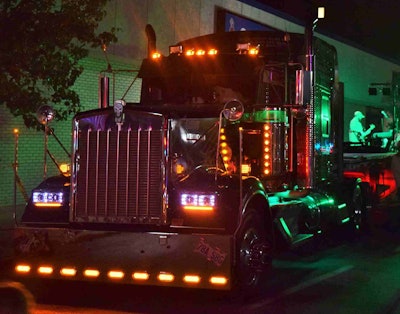 The previous night, Suson’s KW had likewise served as pulling power for the step-deck stage at Justice’s live show in downtown Joplin.