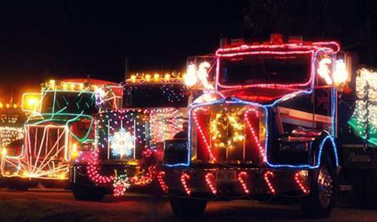 Eureka Nc Christmas Parade 2022 Head West For Christmas Truck Parades | Overdrive