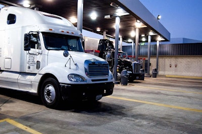 truck-stop-fueling