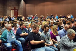 ELD-crowd-2017-03-25-08-53