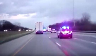 truck-police-chase-2017-03-18-07-17