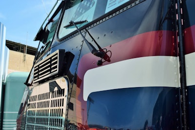 1988-Freightliner-cabover-nose-detail-2017-04-05-09-03