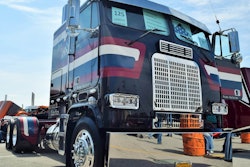 Ed-Harwell-1988-Freightliner-cabover-2017-04-05-09-05