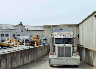 Loading-at-East-Palestine-Ohio-2017-04-28-13-20